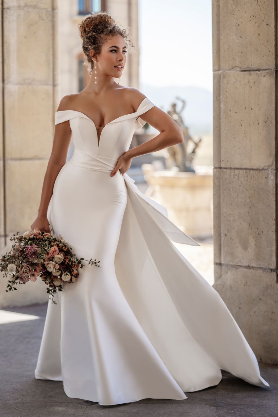 A1113/T - Low's Bridal & Formal